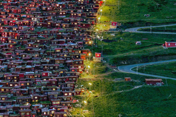 Follow The Light, Seda, Sichuan Province, China, ph. Fang Junhui